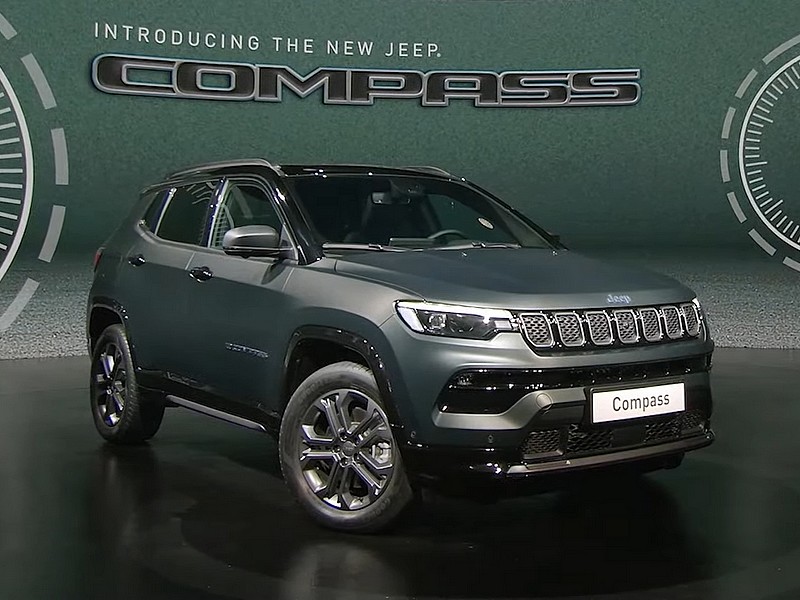 Jeep Compass 2021 s semiautonomním řízením úrovně 2